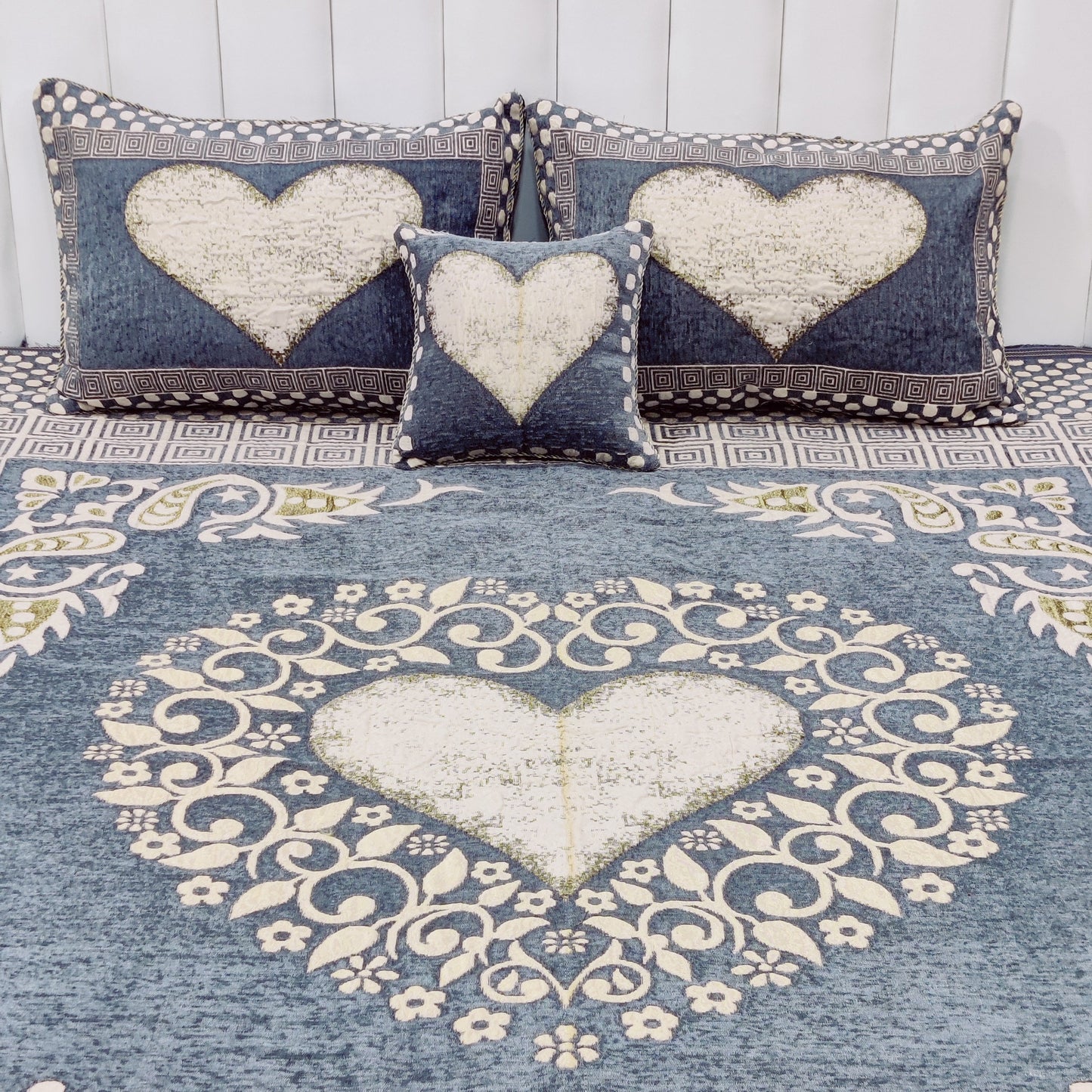 4 Pcs Velvet Jacquard Bedsheet v2.d4