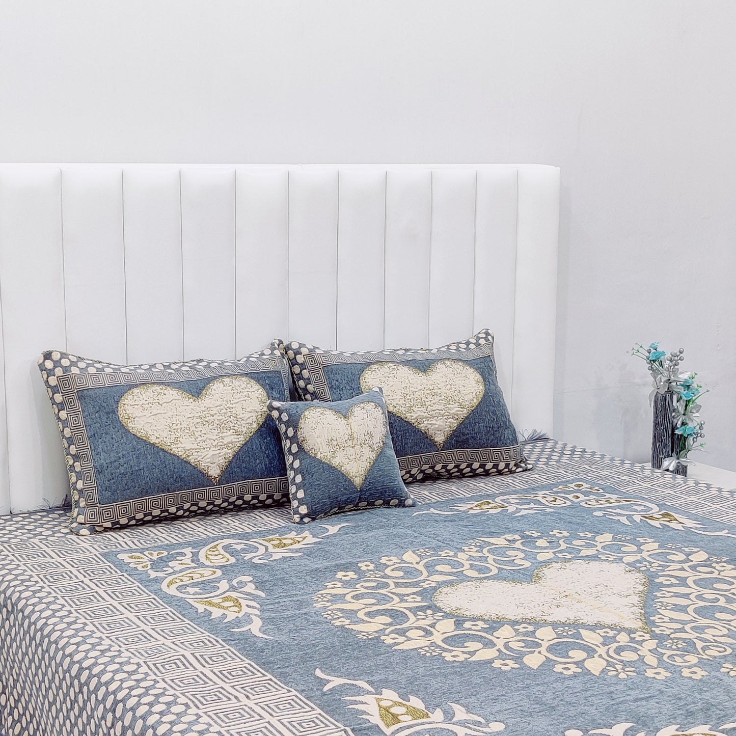 4 Pcs Velvet Jacquard Bedsheet v2.d4
