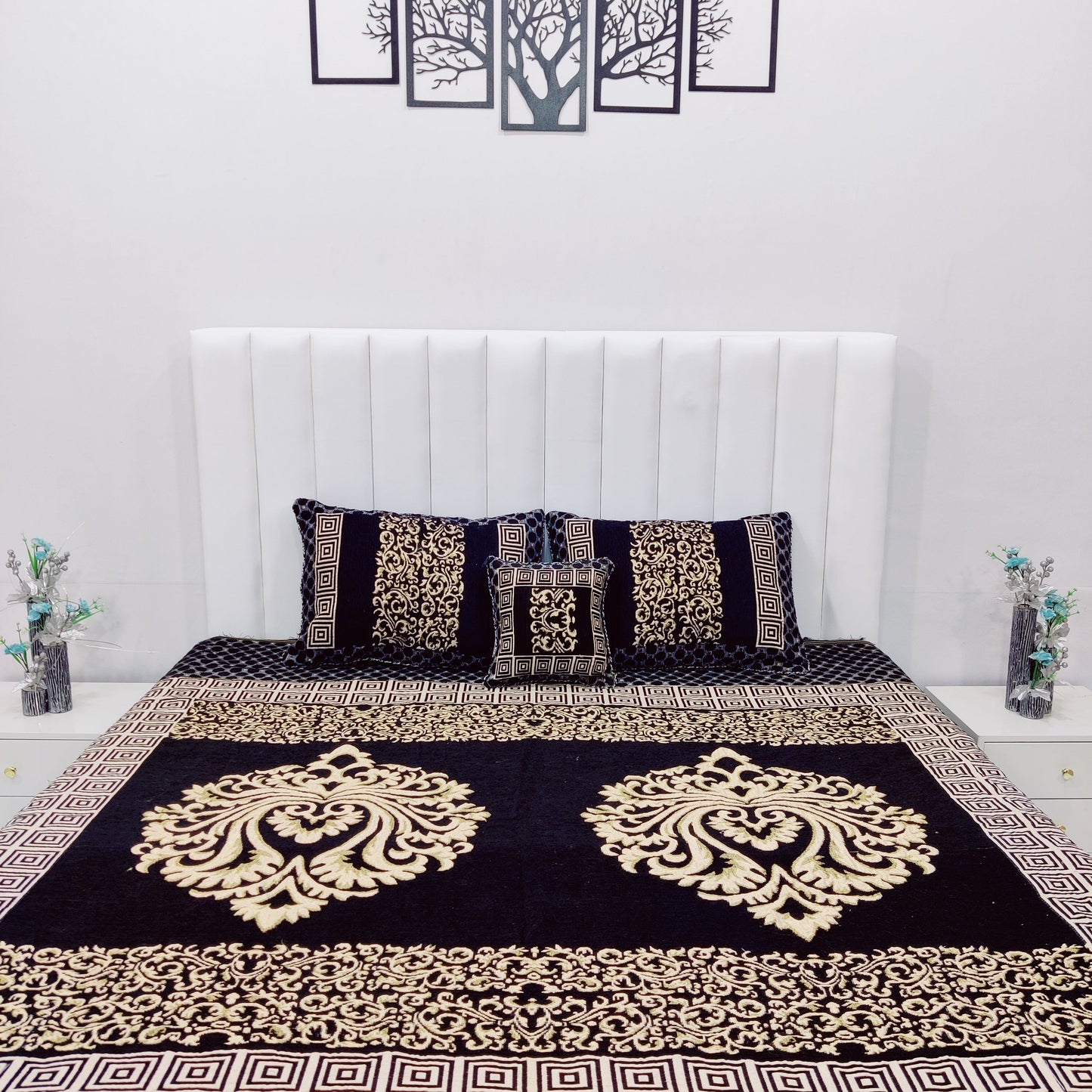 4 Pcs Velvet Jacquard Bedsheet v1.d1