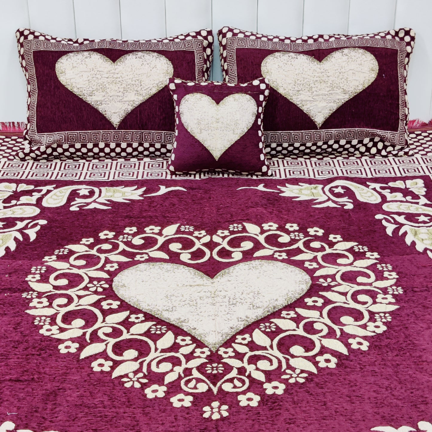 4 Pcs Velvet Jacquard Bedsheet v2.d1